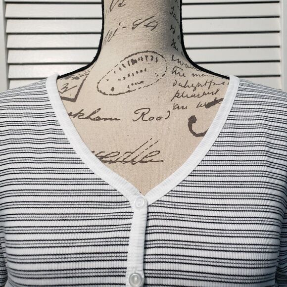 Self Esteem Top Misses Size XL Black and White Stripe Button Front Short V-Neck - Picture 2 of 10